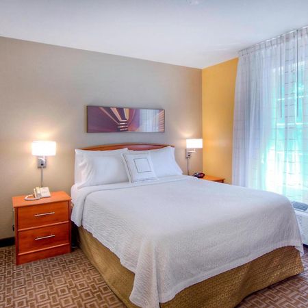 Towneplace Suites Raleigh Cary/Weston Parkway Екстер'єр фото