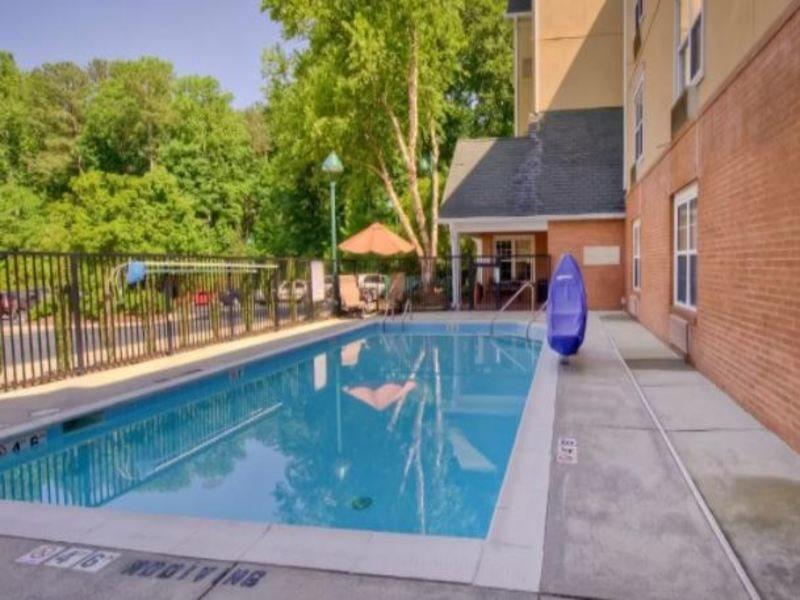 Towneplace Suites Raleigh Cary/Weston Parkway Екстер'єр фото
