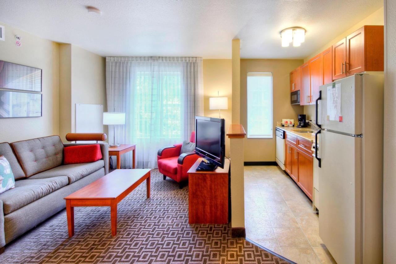 Towneplace Suites Raleigh Cary/Weston Parkway Екстер'єр фото