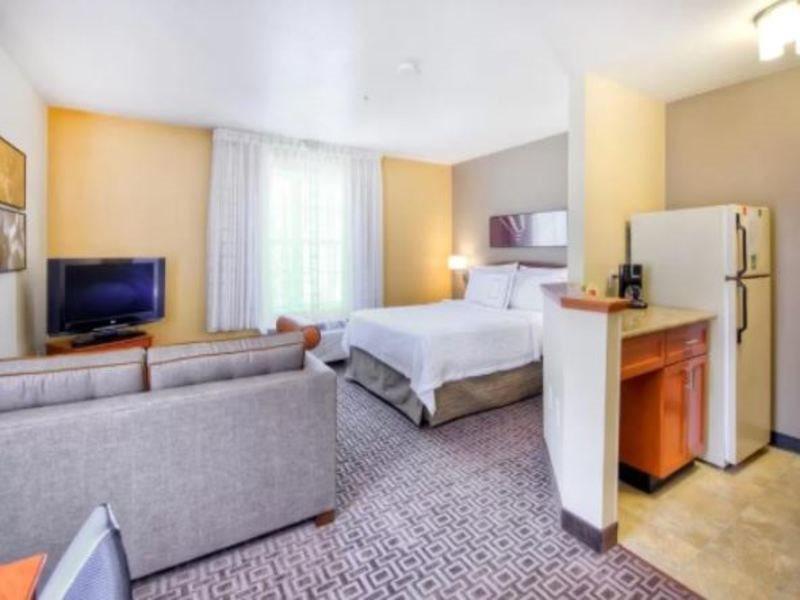 Towneplace Suites Raleigh Cary/Weston Parkway Екстер'єр фото
