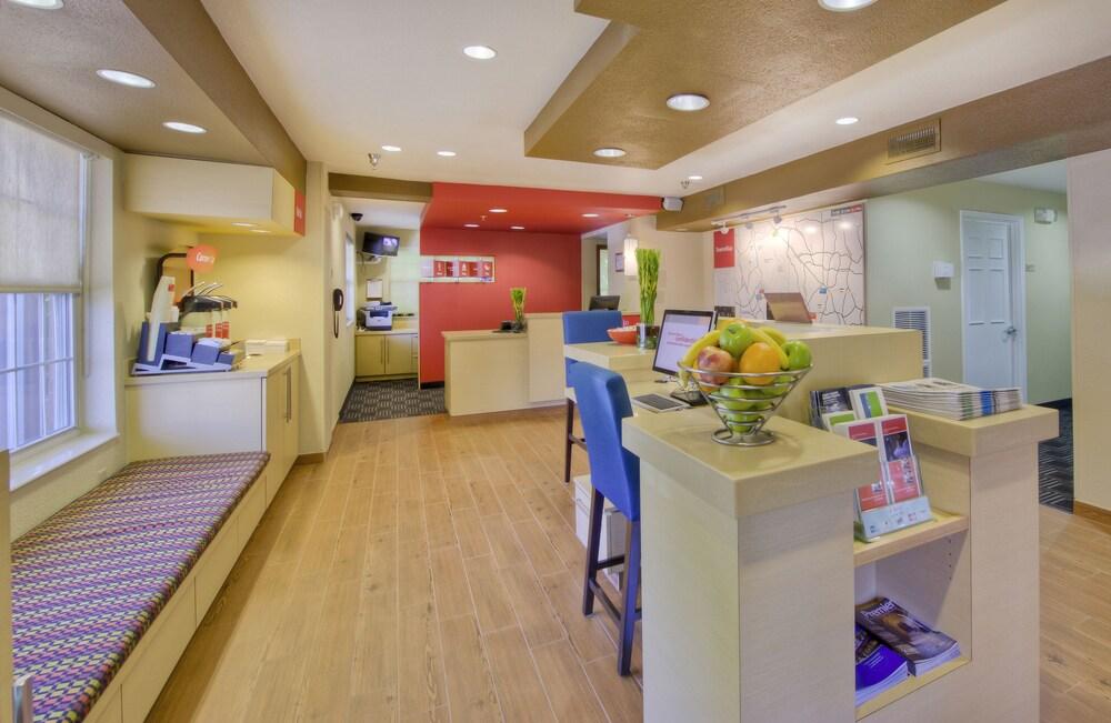 Towneplace Suites Raleigh Cary/Weston Parkway Екстер'єр фото