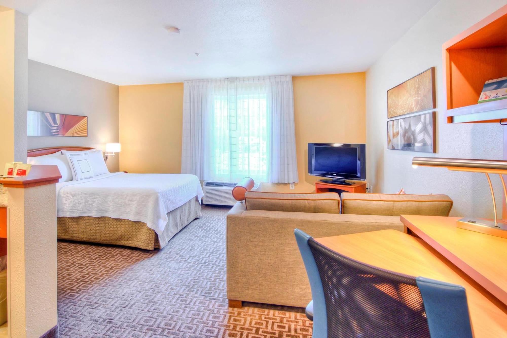 Towneplace Suites Raleigh Cary/Weston Parkway Екстер'єр фото