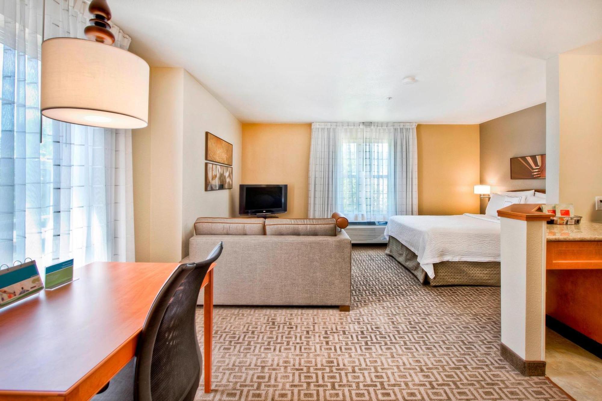 Towneplace Suites Raleigh Cary/Weston Parkway Екстер'єр фото