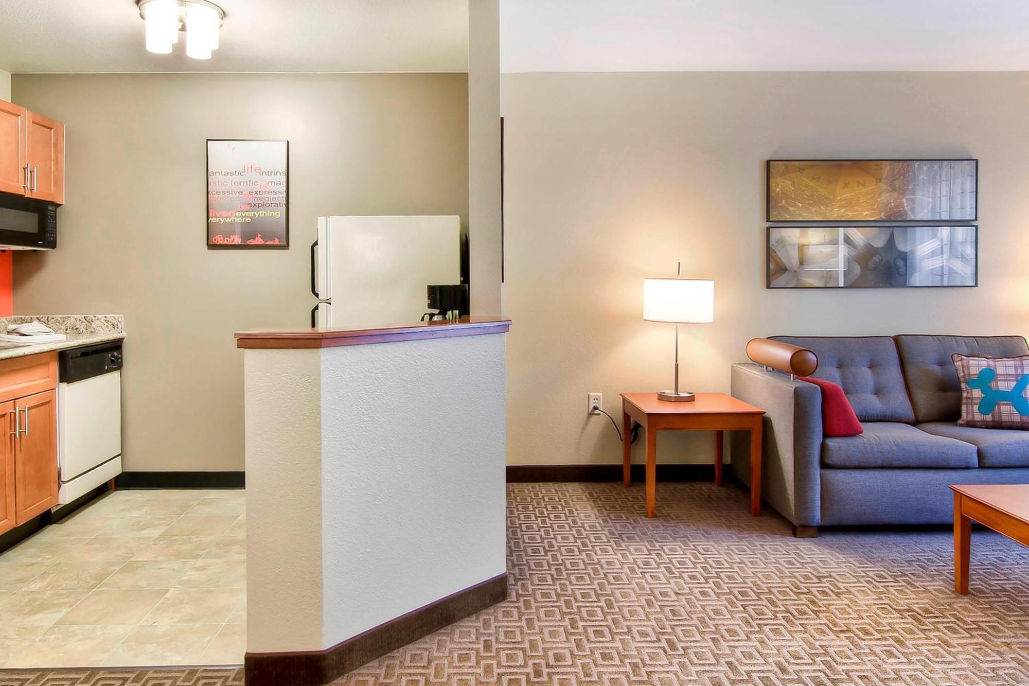 Towneplace Suites Raleigh Cary/Weston Parkway Екстер'єр фото