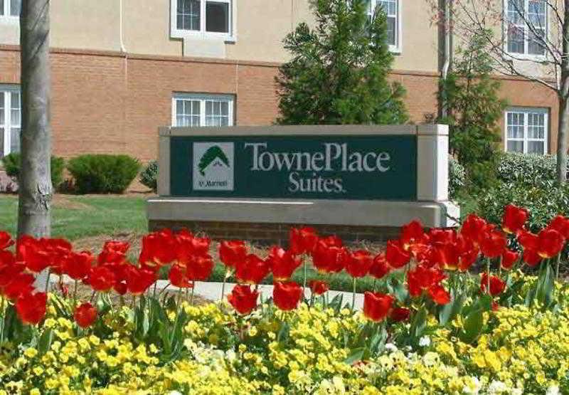 Towneplace Suites Raleigh Cary/Weston Parkway Екстер'єр фото