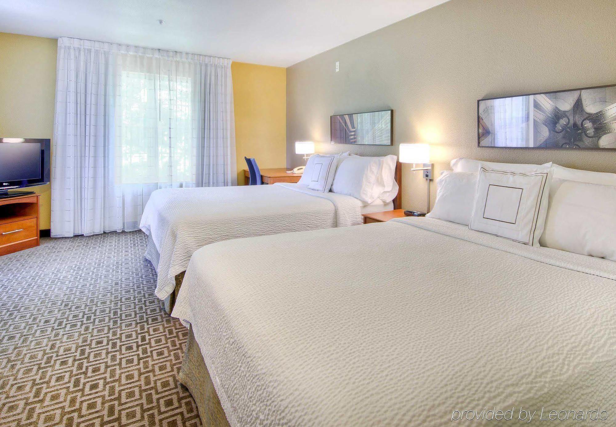 Towneplace Suites Raleigh Cary/Weston Parkway Екстер'єр фото