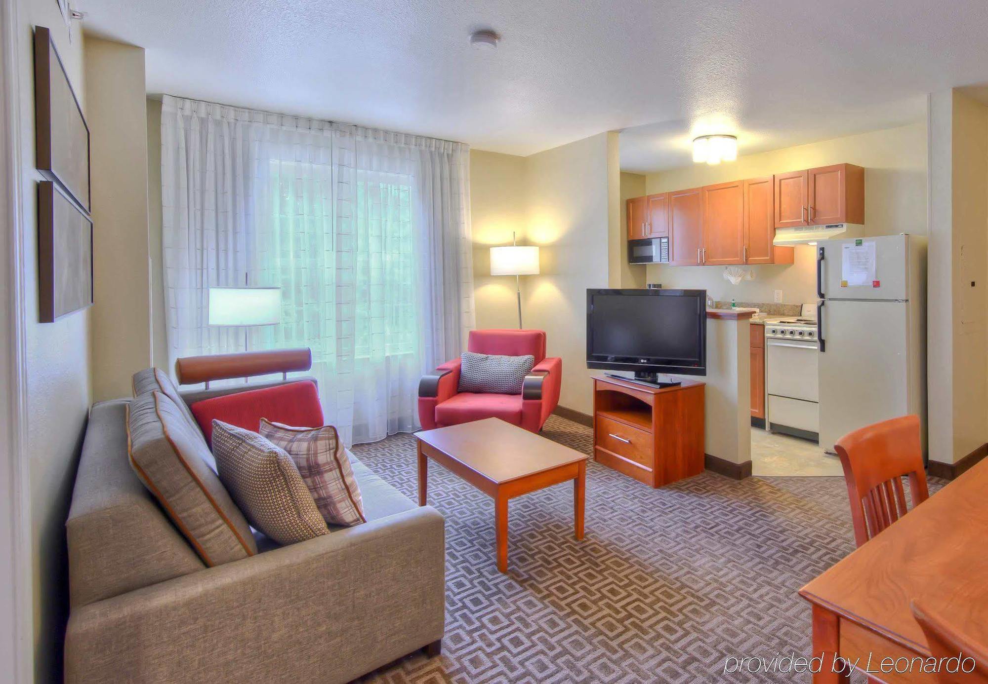 Towneplace Suites Raleigh Cary/Weston Parkway Екстер'єр фото